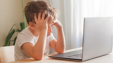 Distance Learning May Cause Convergence Insufficiency