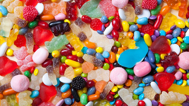 Candy, Desserts: A 'Gateway' to Unhealthy Eating Among Teens
