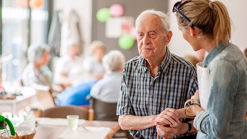 VKA Therapy Beats Switch to NOAC in Frail AF Patients