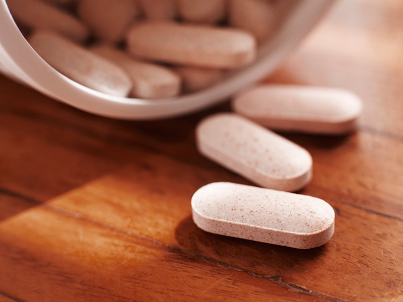 Заном таблетки. Таблетки. Заном таблетки. Таблетки фото. Беьые таблетки.