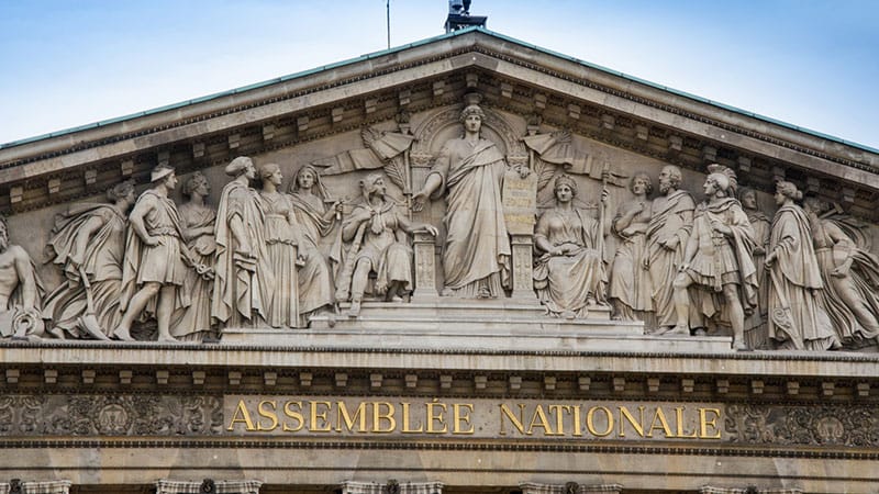 Dérives sectaires : le nouveau délit de « provocation à l'abstention de ...