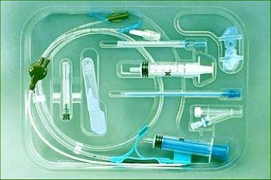 Triple-lumen catheter kit. 