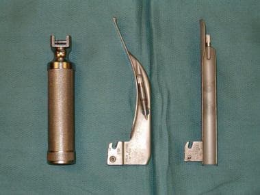 Laryngoscope handle, No. 3 Macintosh (curved) blad