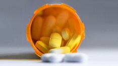 Opioid-Related Ills in Canada Linked to Socioeconomic Status