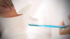 Novel Toothpaste May Cut Peanut Allergy Risk for Adults