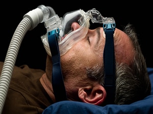 Treating Sleep Apnea Lowers MI, Stroke Risk