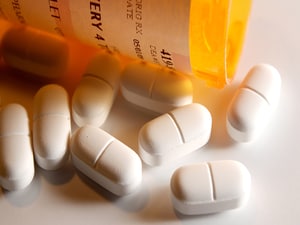 Inadequate Pain Relief in OA, High Opioid Use Before TKA