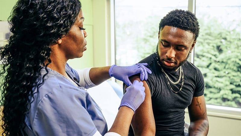 Vaccine Advisory Group Offers Advice on Flu Vaccine Timing