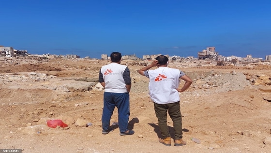 Trabajadores de Médicos Sin Fronteras trabajando en Derna (Libia)