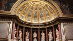 photo of Le Senat, Palais du Luxembourg, Paris, France, where you can see all interiors, librairies, and architecture