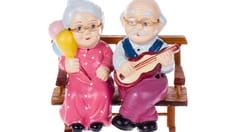 photo of old couple toy