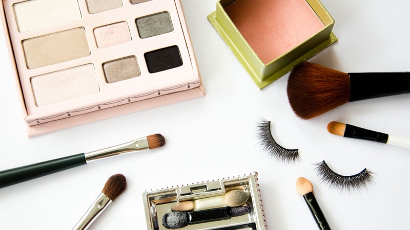 Presencia de metales pesados en cosméticos baratos – Medscape