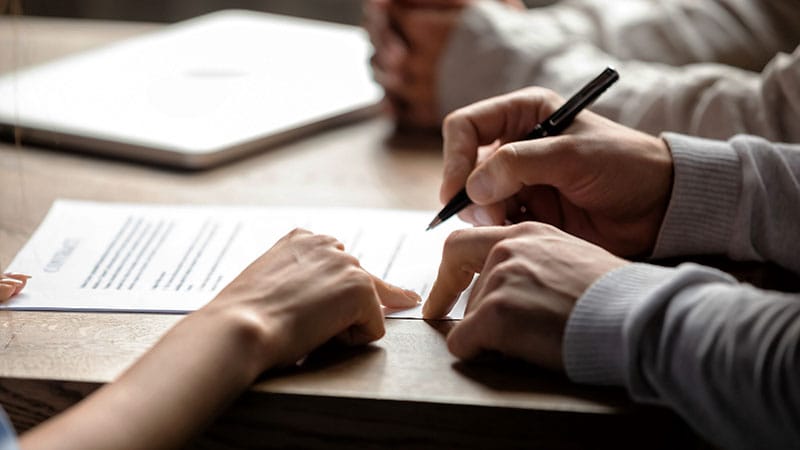 Key Details of Negotiating a Hospitalist Employment Contract