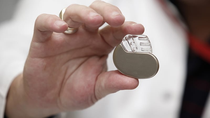 Un premier pas (timide) vers la fin des stimulateurs cardiaques implantés ?