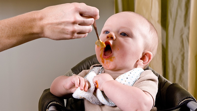 Giving Moms Latest Dietary Advice Cuts Infant Food Allergies