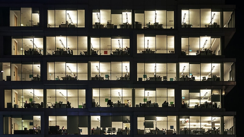 Une surexposition à la lumière nocturne augmente le risque de MCV, selon une étude