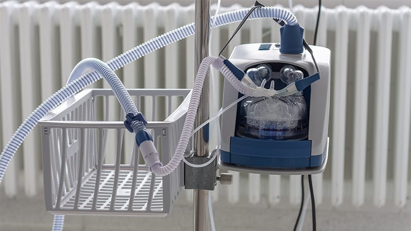 High-Flow Oxygen Slightly Reduces Intubation, Not Mortality
