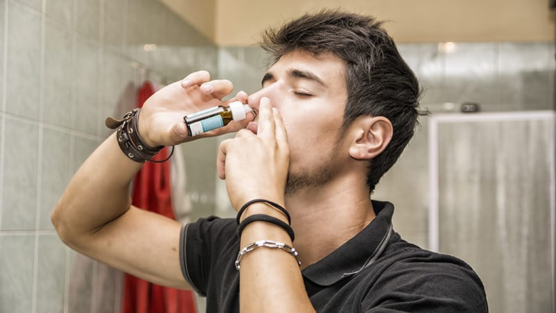 Cas clinique : arrêt cardiaque après 10 pulvérisations nasales