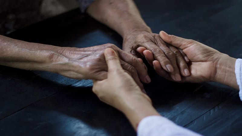 Por que tantos idosos convivem com demência sem saber?