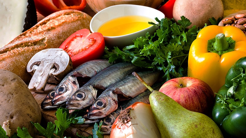 Mediterranean Diet Linked to Longer Life Among Women