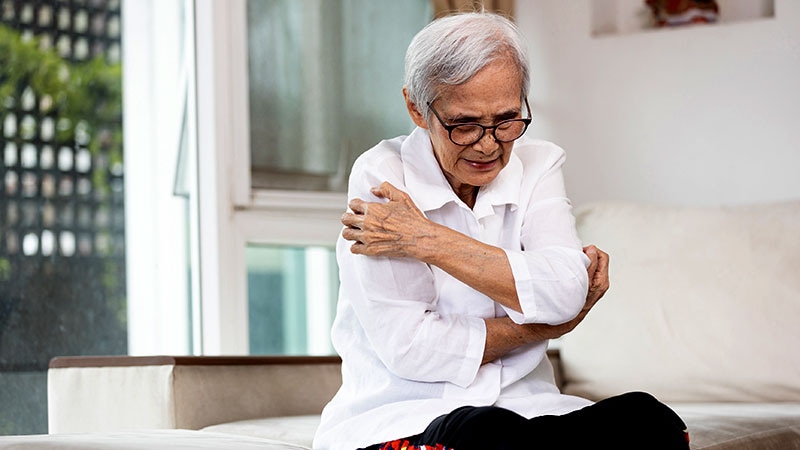 How to Diagnose and Treat Pruritus in Older Adults