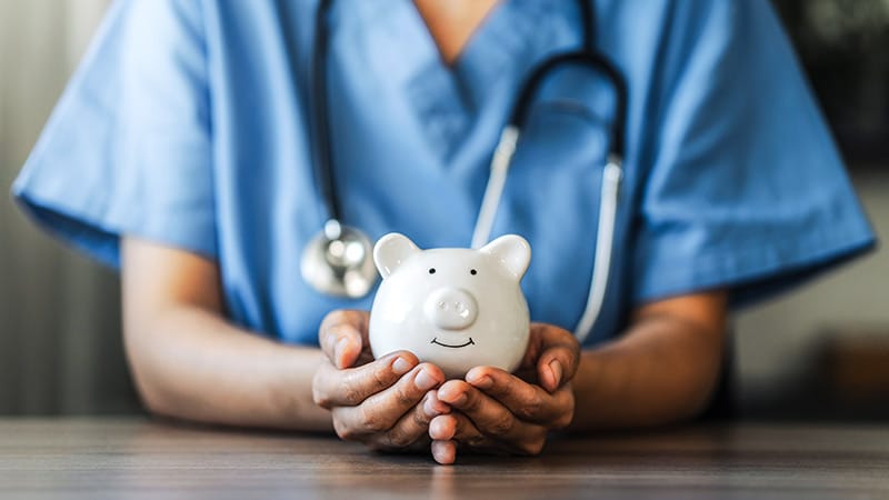 NHS 3.3% Pay Rise Condemned by Unions