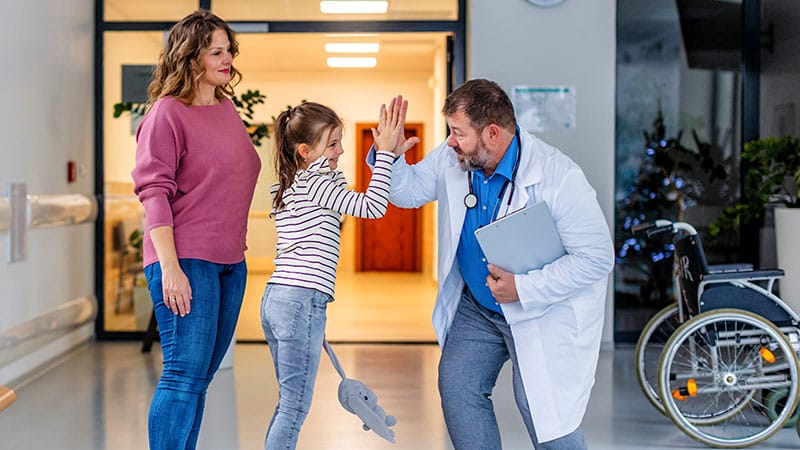 Transparência sobre incertezas fortalece confiança e adesão em saúde pública