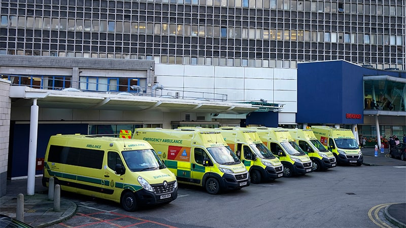 Ambulance Handover Delays Remain High With 1 In 5 Waiting Over An Hour 7965