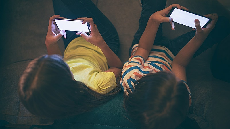 French Experts Provide Guidelines for Children's Screen Time