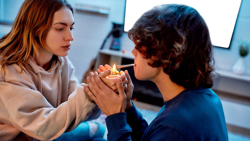 La consommation de cannabis chez les adolescents est liée à un risque accru de psychose