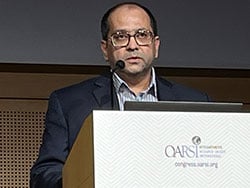 photo of Dr Mukesh Ahuja