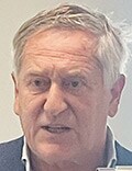 photo of Dr Peter van den Hazel