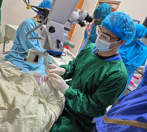 photo of Mahi in theatre