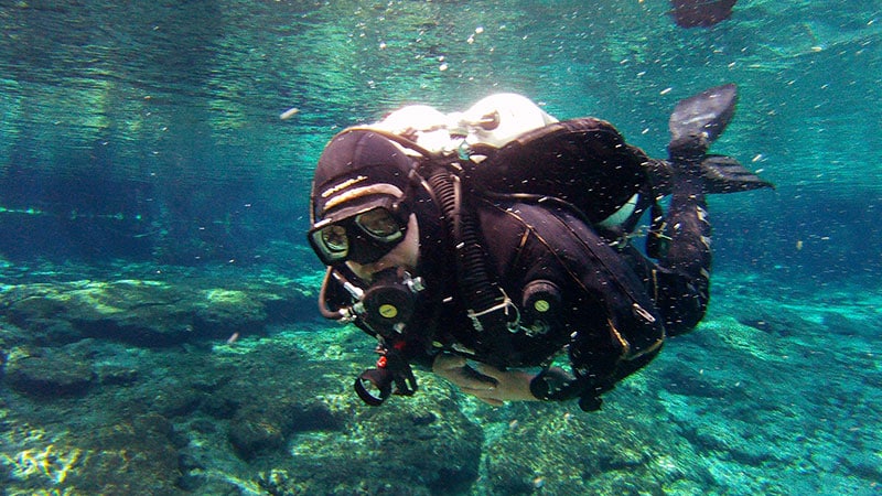 No Pagers Underwater: Doctors on the Healing Power of Diving