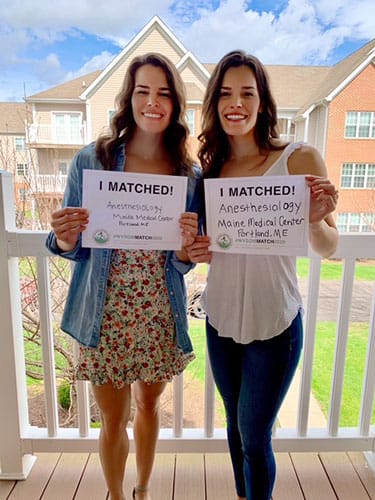 photo of Christine and Danielle Kerr