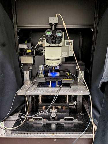 photo of The fluorescence microscopy setup. 